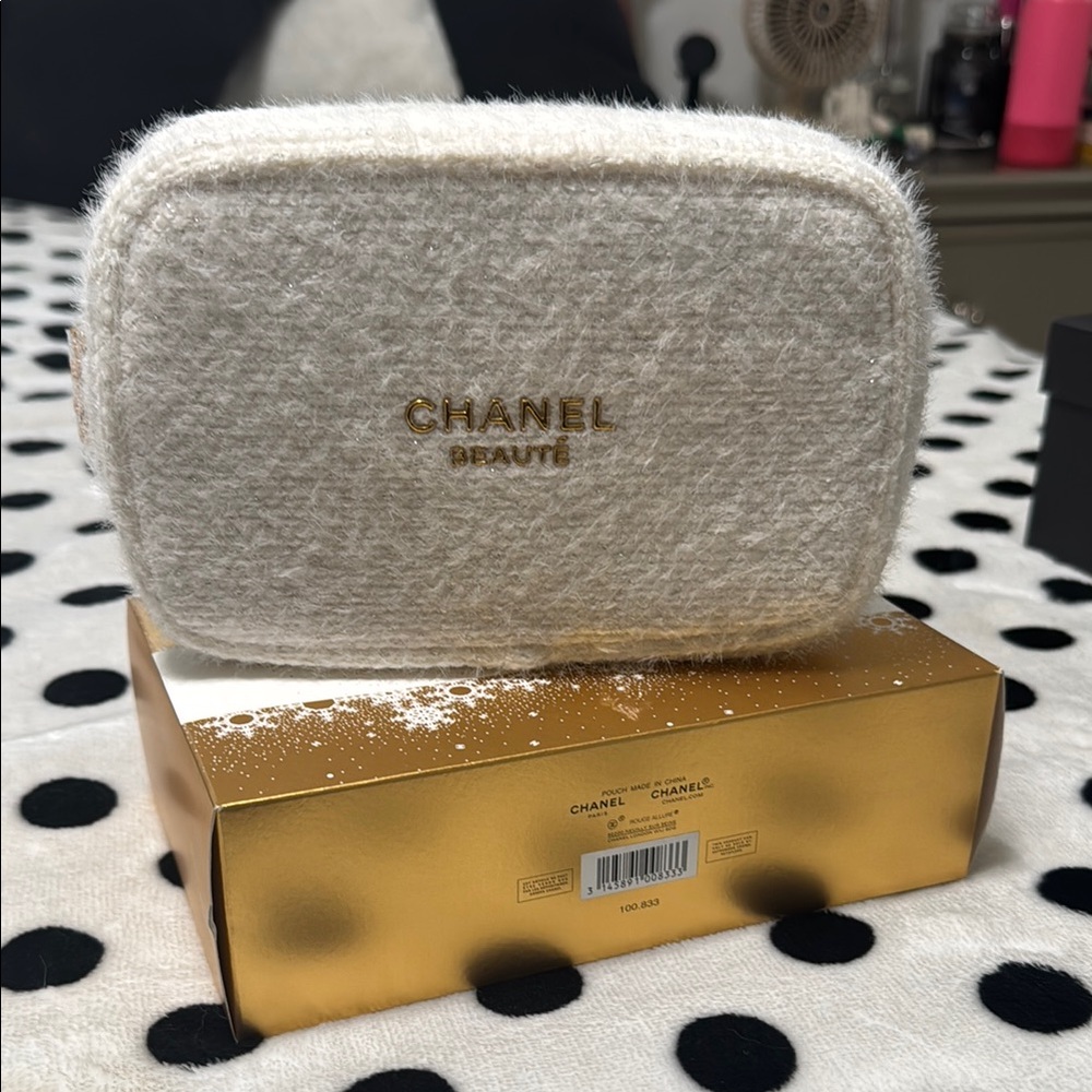 CHANEL White Cosmetic Bag